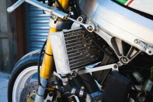 Image 35/50 of Honda VFR 750R RC 30 (1992)