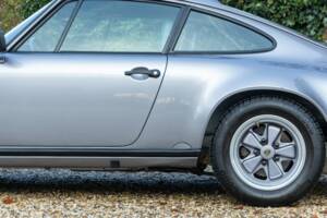 Immagine 30/50 di Porsche 911 Carrera 3.2 "25 years 911" (1988)