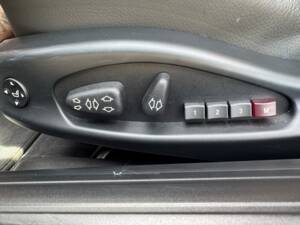 Bild 98/99 von BMW 650i (2007)