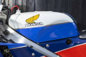 Image 27/50 of Honda VFR 750R RC 30 (1989)