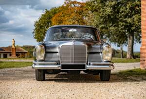 Image 5/86 of Mercedes-Benz 300 SE (1965)
