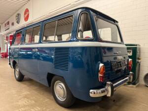 Image 11/23 of FIAT 850 Familiare (1966)