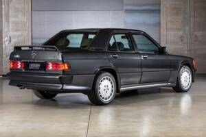 Image 5/23 de Mercedes-Benz 190 E 2.5-16 (1989)