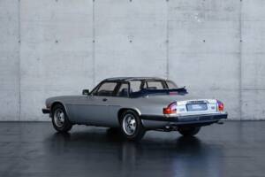 Image 4/47 of Jaguar XJ-SC 5.3 (1987)