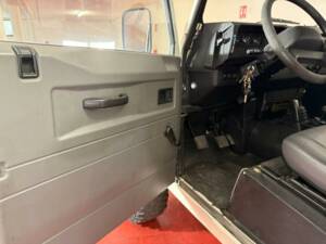 Afbeelding 21/27 van Land Rover Defender 90 Td5 (2000)