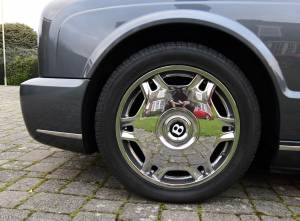 Image 49/50 of Bentley Azure (2007)