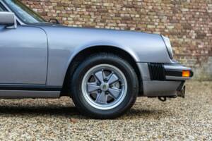 Immagine 46/50 di Porsche 911 Carrera 3.2 "25 years 911" (1988)