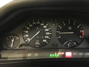 Image 9/13 of BMW 320is (1990)