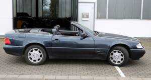 Immagine 2/17 di Mercedes-Benz SL 280 (1995)