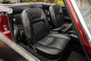 Image 21/45 of Peugeot 504 Convertible (1974)