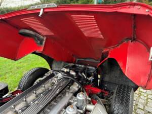 Image 26/29 de Jaguar E-Type (1969)