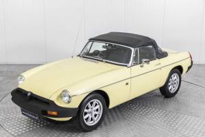 Immagine 6/50 di MG MGB (1976)