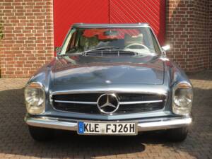 Image 7/38 de Mercedes-Benz 280 SL (1970)