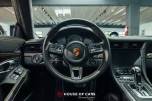 Image 18/25 of Porsche 911 Turbo S Exclusive (2018)