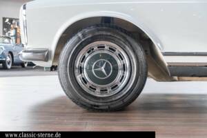 Image 13/15 of Mercedes-Benz 280 SL (1969)