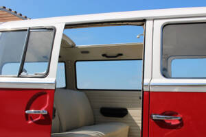 Image 10/22 of Volkswagen T2b Kombi (1970)