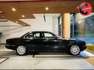 Image 1/14 de Jaguar XJ 8 3.5 (2004)