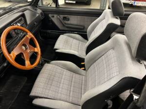 Bild 10/35 von Volkswagen Golf I Cabrio 1.8 (1990)