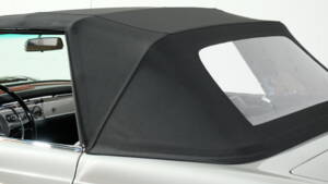 Image 13/35 of Mercedes-Benz 230 SL (1964)