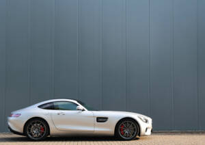 Image 6/56 of Mercedes-AMG GT-S (2017)