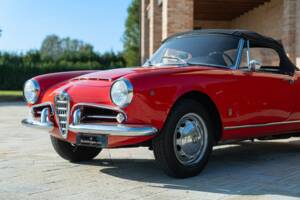 Image 15/50 of Alfa Romeo Giulia 1600 Spider (1964)
