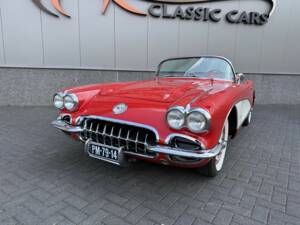 Image 17/50 of Chevrolet Corvette (1959)