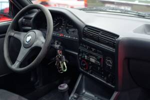 Image 12/38 of BMW 325i (1986)