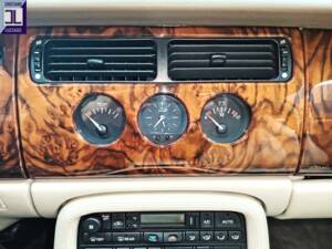 Bild 33/65 von Jaguar XKR (1998)