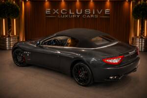 Bild 22/59 von Maserati GranCabrio 4.7 (2010)