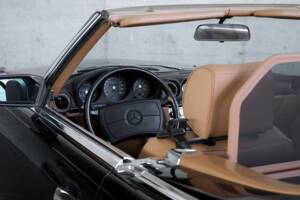 Image 14/50 de Mercedes-Benz 560 SL (1989)