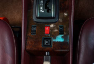 Image 19/23 of Mercedes-Benz 380 SL (1985)