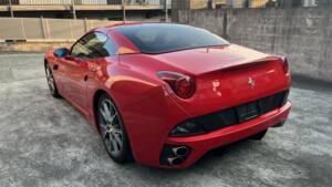Image 3/45 of Ferrari California (2009)