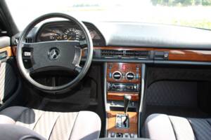 Image 7/7 de Mercedes-Benz 260 SE (1989)