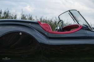 Immagine 9/21 di Jaguar XK 120 OTS (1951)