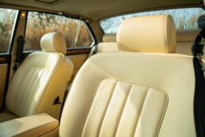 Bild 33/50 von Daimler Double Six (1988)