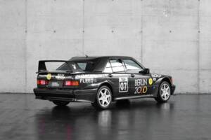 Imagen 8/50 de Mercedes-Benz 190 E 2.5-16 Evolution II (1990)