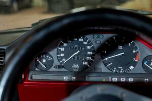 Image 33/45 of BMW 320i (1990)