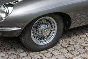 Imagen 2/30 de Jaguar E-Type (2+2) (1970)
