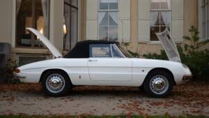 Image 39/50 de Alfa Romeo 1600 Spider Duetto (1967)