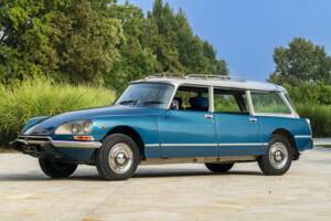 Bild 15/50 von Citroën DS 23 Break (1973)