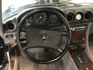 Imagen 30/36 de Mercedes-Benz 380 SL (1984)