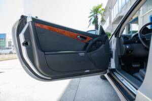 Image 54/86 de Mercedes-Benz SL 500 (2002)