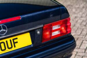 Image 29/50 of Mercedes-Benz SL 600 (2000)