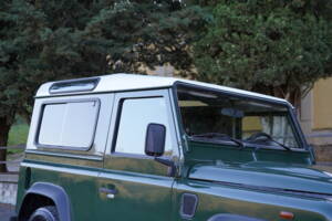 Bild 32/73 von Land Rover Defender 90 (2008)