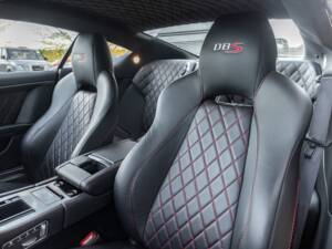 Afbeelding 11/69 van Aston Martin DBS (2012)