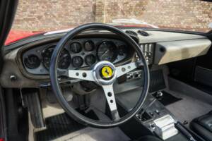 Afbeelding 14/50 van Ferrari 365 GTB/4 Daytona (1973)