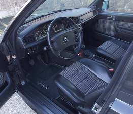 Image 6/9 of Mercedes-Benz 190 E 2.3-16 (1986)