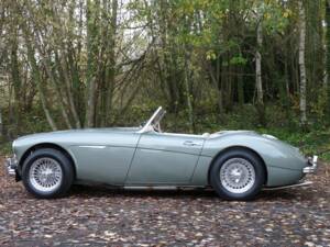 Image 8/32 of Austin-Healey 3000 Mk II (BT7) (1962)