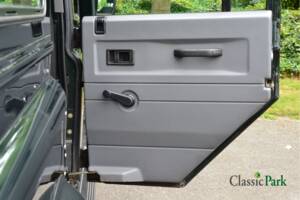 Afbeelding 17/50 van Land Rover Defender 110 Td5 (2000)