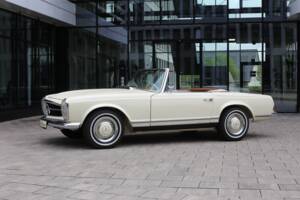 Imagen 38/50 de Mercedes-Benz 230 SL (1965)
